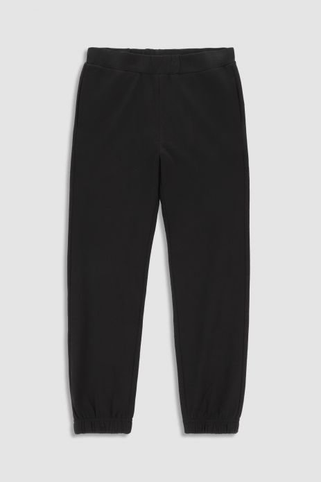 Teplákové nohavice čierne hladké s vreckami